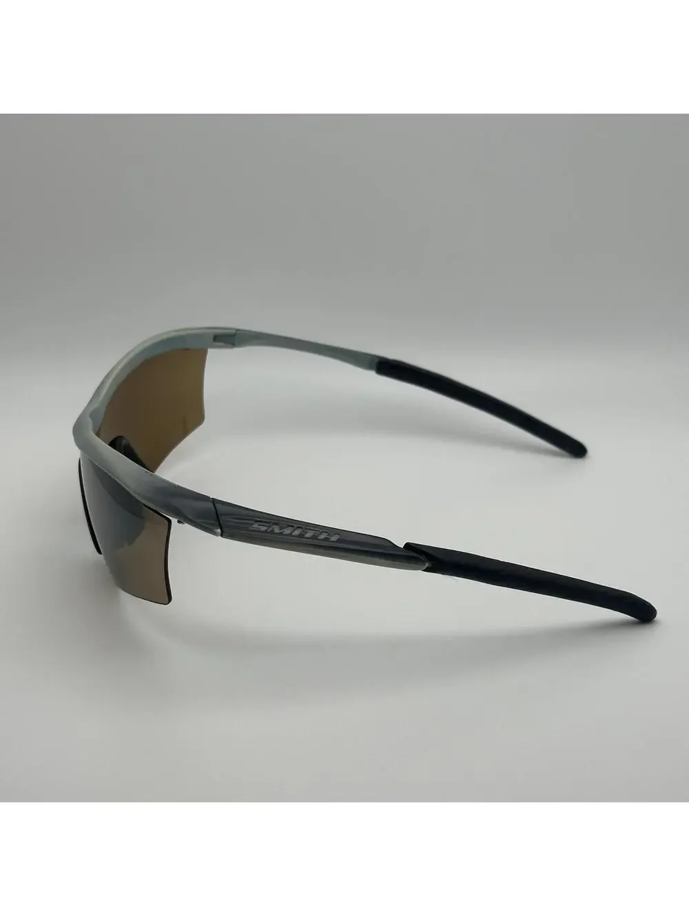 Smith Wraparound Sport Sunglasses Gray Black Brown Lens